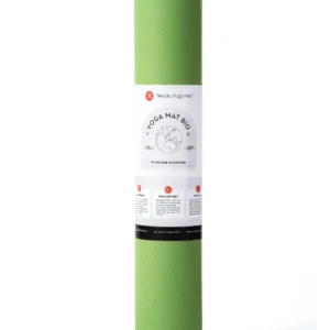 Yoga Mat Bio de TPE verde enrollado, con etiqueta del producto